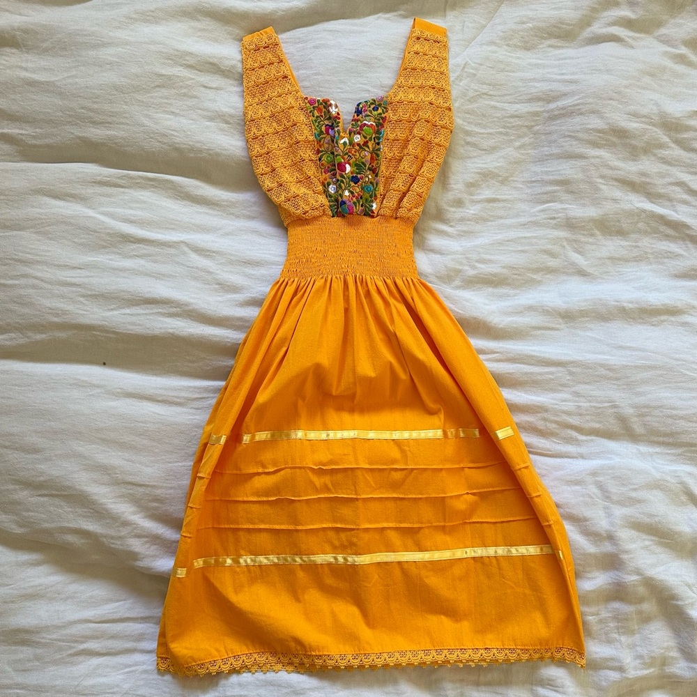 BRAND NEW Mommy and Me Traditional Floral Embroidered Mexican Fiesta Dresses